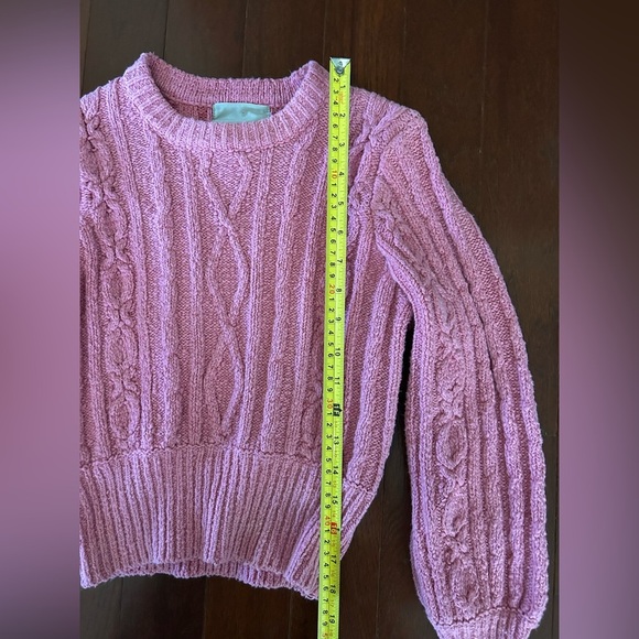 Urban Outfitters Pink Chloe Cable Knit Sweater Sz SP seen on The Series Trinkets - Picture 6 of 12
